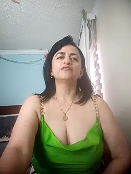 ISABEEL_SOFIA01 stripchat live cam model
