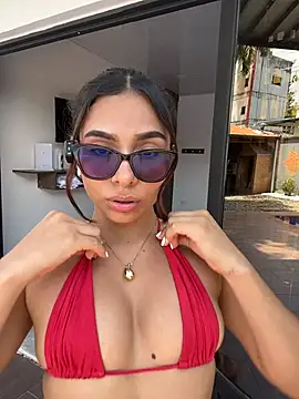amira_cute2 stripchat live cam model