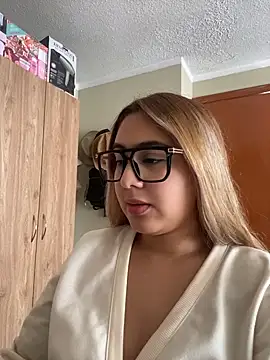 Miabonnett_ stripchat live cam model