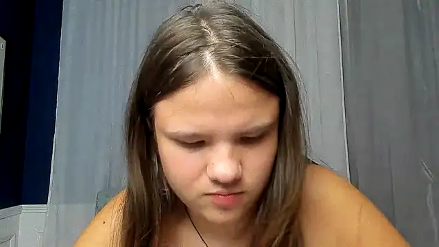 AdeleCruz stripchat live cam model