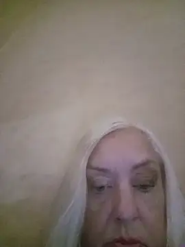 Julia20X stripchat live cam model
