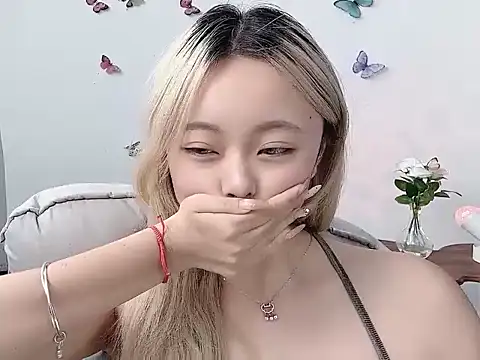 Emma668866 stripchat live cam model