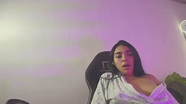 VALENBLOOM_TAY stripchat live cam model