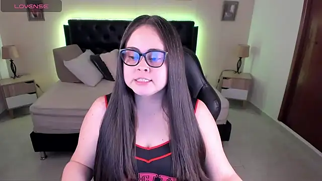 LolaVillalobos stripchat live cam model