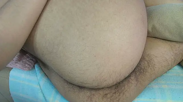 HairyAillyn stripchat live cam model