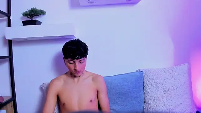 Sky_n_Zayn stripchat live cam model