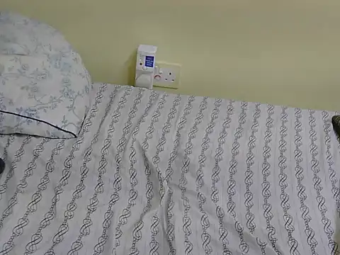 Riccara69 stripchat live cam model