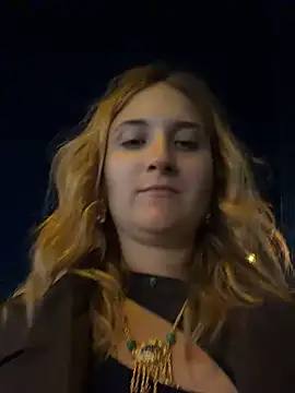 AdelRich stripchat live cam model