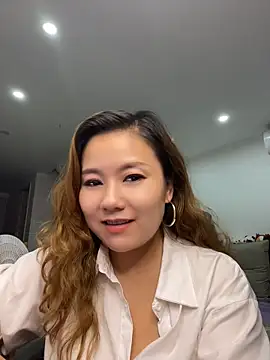 Elowen-520 stripchat live cam model