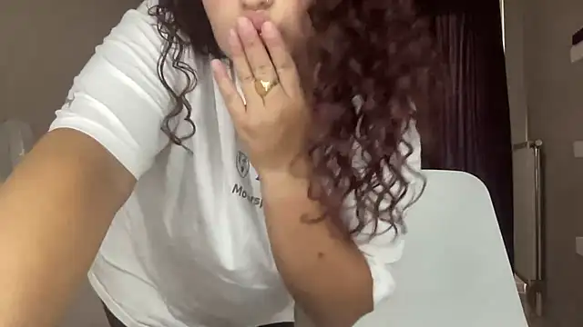 Elpatrona94 stripchat live cam model