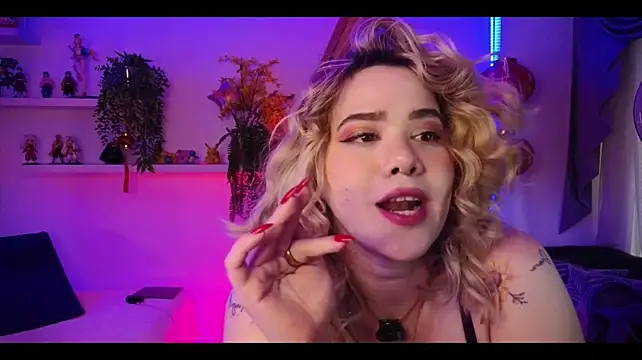 albaismynameX stripchat live cam model