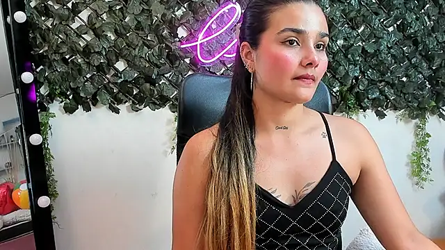 DestinyHills stripchat live cam model