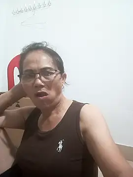 Vieekee stripchat live cam model