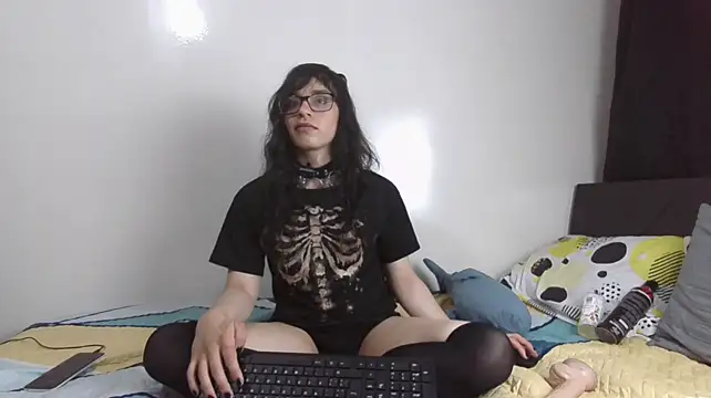 lucymontealegreuwu stripchat live cam model