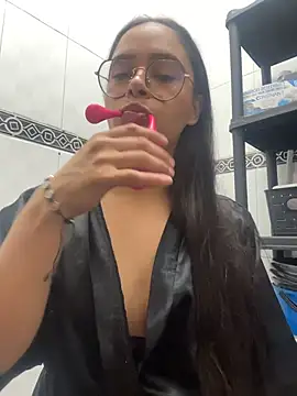 KittyKatesXXX stripchat live cam model