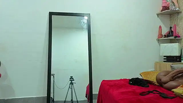 dafnnelewis stripchat live cam model