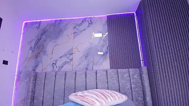 rubihops stripchat live cam model