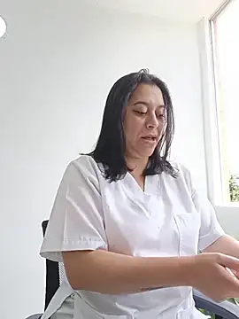 Queen-yessi12 stripchat live cam model