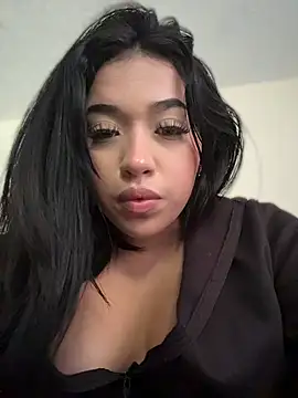 Issa_rodriguez stripchat live cam model
