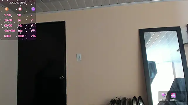 candymills1 stripchat live cam model