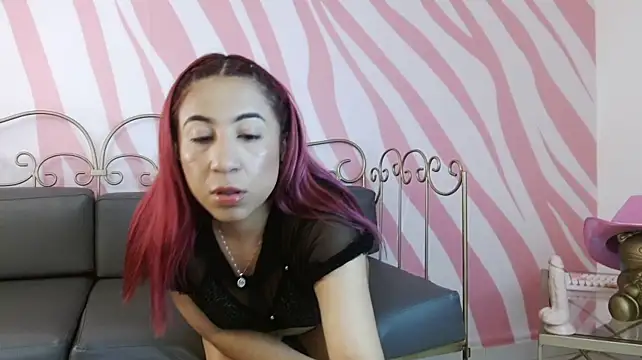 Lovaa__ stripchat live cam model