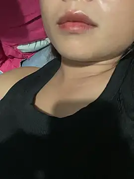 Be_small stripchat live cam model