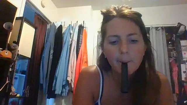 Anavrinjae stripchat live cam model