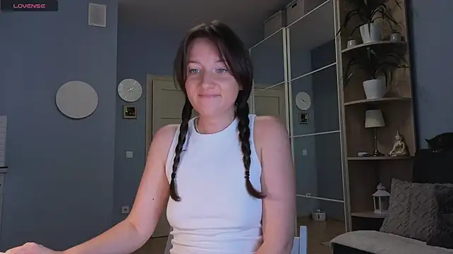 GoldenCrystall stripchat live cam model