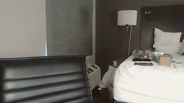 Adelaidesky stripchat live cam model