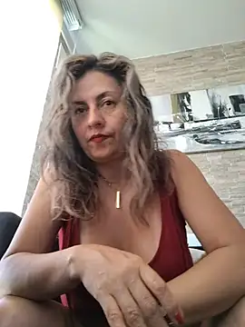 Latiinvenus stripchat live cam model