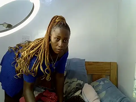 Holyshan stripchat live cam model