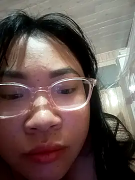 Mina2000a stripchat live cam model