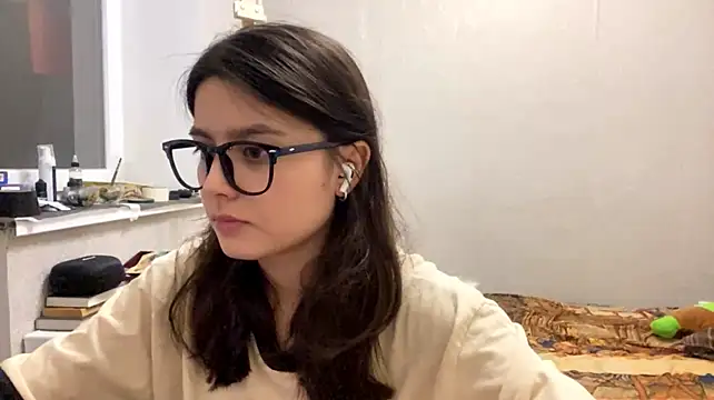 SaintMari stripchat live cam model