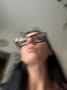 alibi_room stripchat live cam model