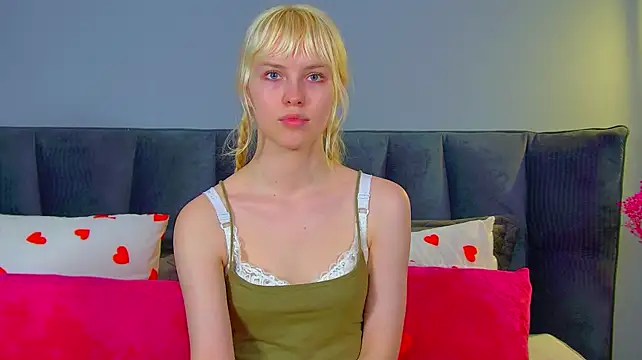 HannahHollis stripchat live cam model