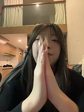 YY-1-1-1 stripchat live cam model