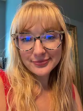 Daisy_James stripchat live cam model