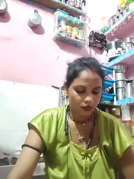 Cut_ragni stripchat live cam model