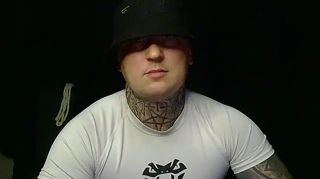 devilWithTats stripchat live cam model