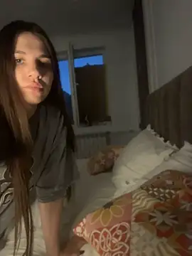 Maya033q stripchat live cam model