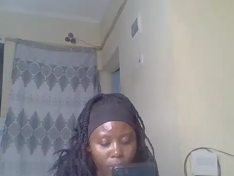 cute_bee stripchat live cam model