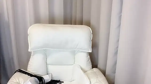Valentina_1V stripchat live cam model