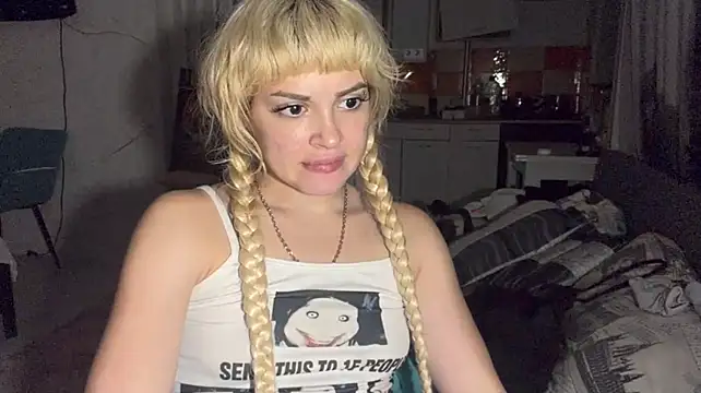 MagalyEssinger stripchat live cam model