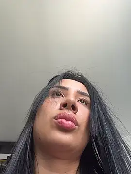 SophiRose18 stripchat live cam model