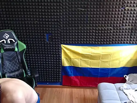 Gymbro42 stripchat live cam model