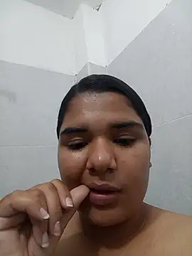 Queen_Bee12 stripchat live cam model