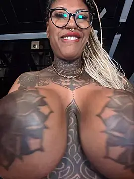 DarkDea stripchat live cam model