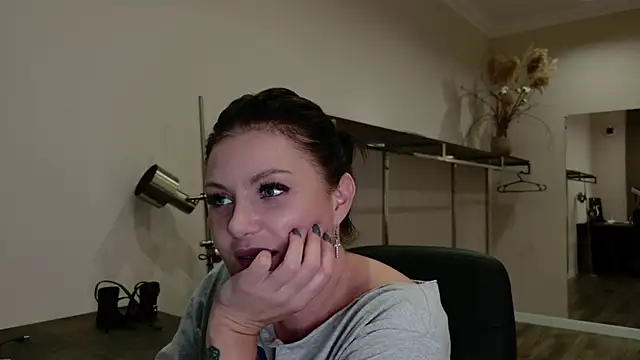 RaileReed stripchat live cam model
