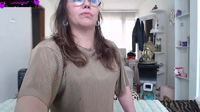 Myrnasexxx stripchat live cam model