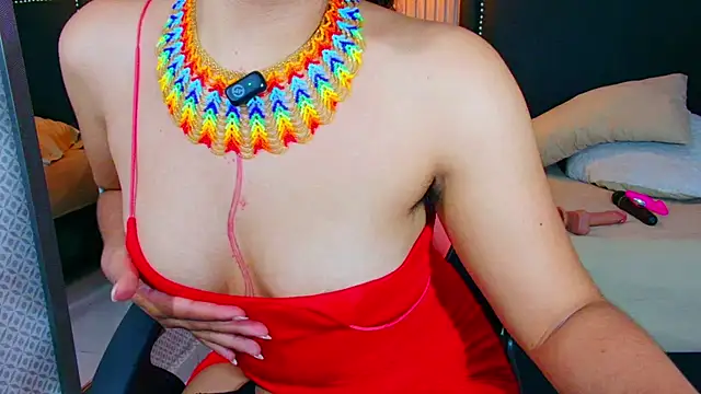 lizza_oss stripchat live cam model